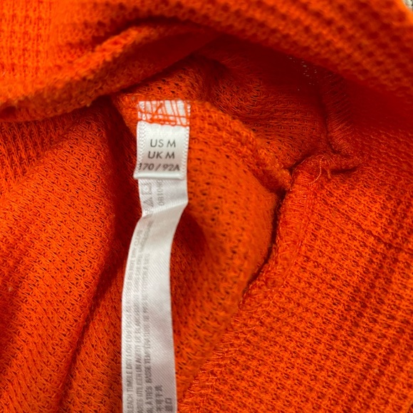 Urban Outfitter Orange Pullover - Picture 4 of 4